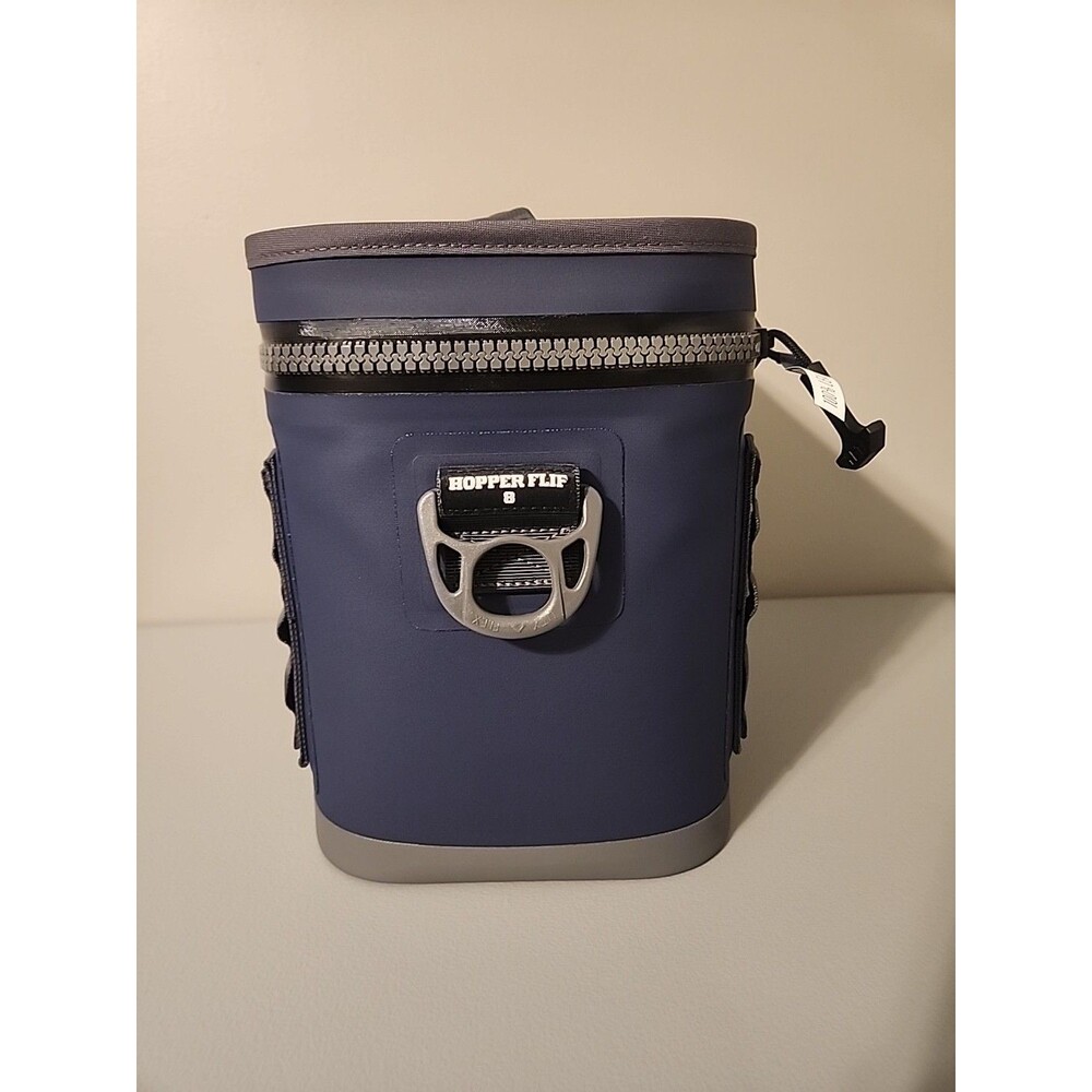 NWT Yeti Hopper Flip 8 Cutwater Portable Soft Small Cooler Navy Blue Grey - Picture 14 of 15
